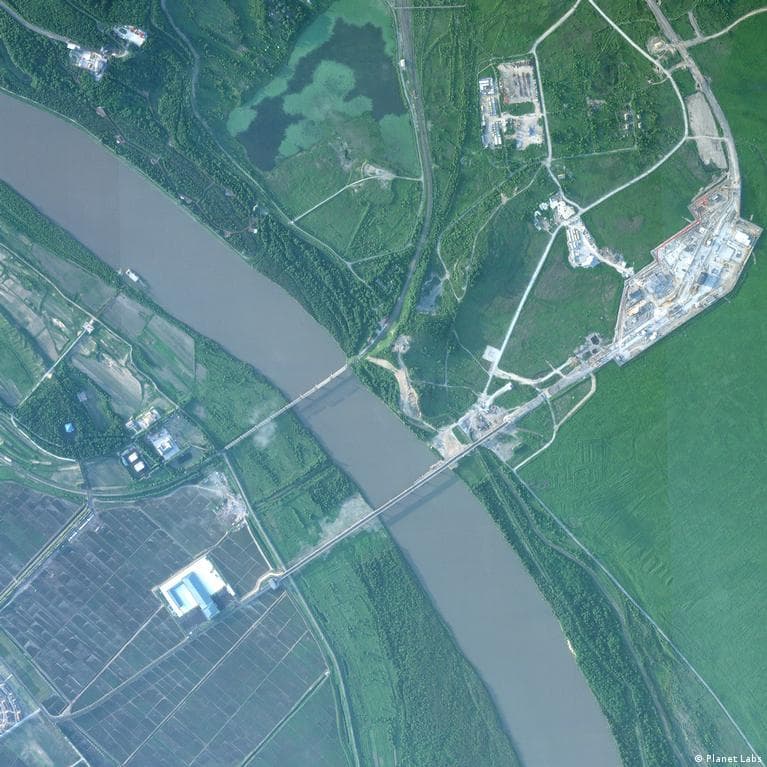 Unraveling Russia's bridge project with North Korea